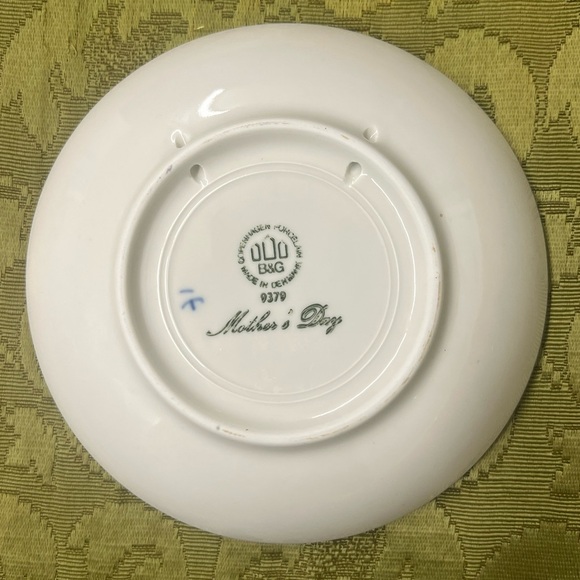 1979 Bing & Grondahl Plate
Mother's Day Fox with Cubs - Picture 2 of 2